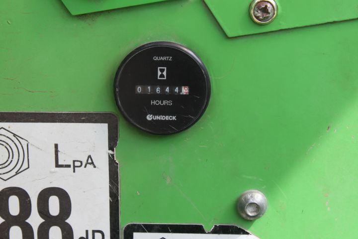 792836-12 Skid steer loader Avant 420 -12 with accessories