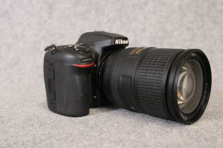 746427-4 System Camera - Nikon - D7100