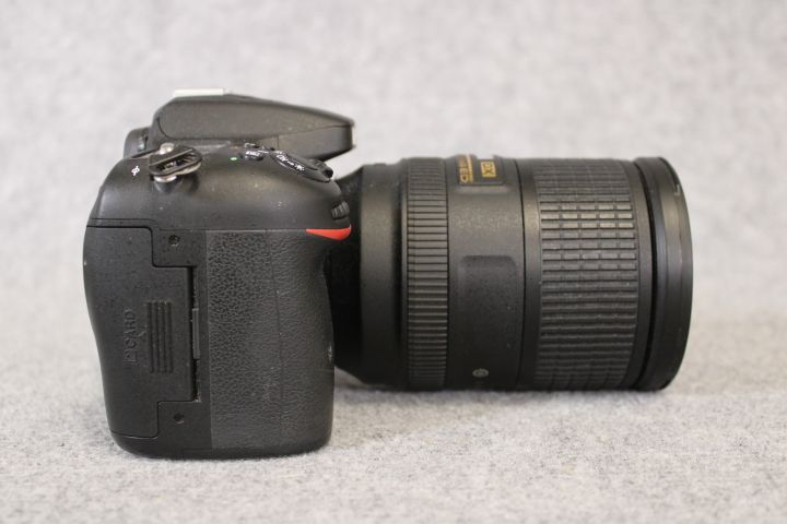 746427-5 System Camera - Nikon - D7100