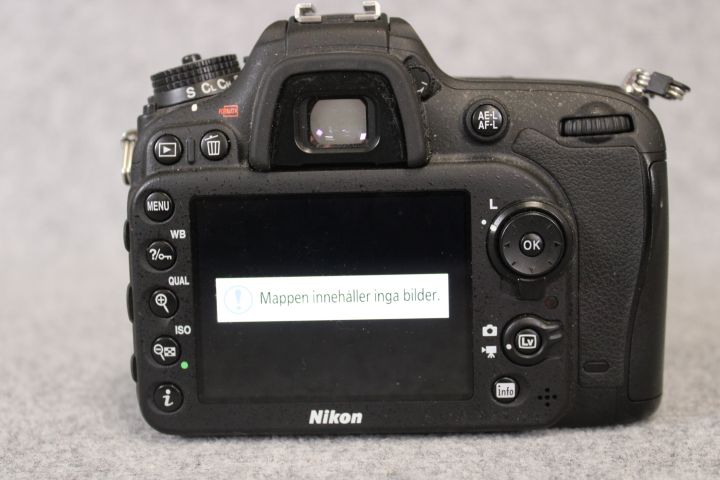 746427-7 System Camera - Nikon - D7100