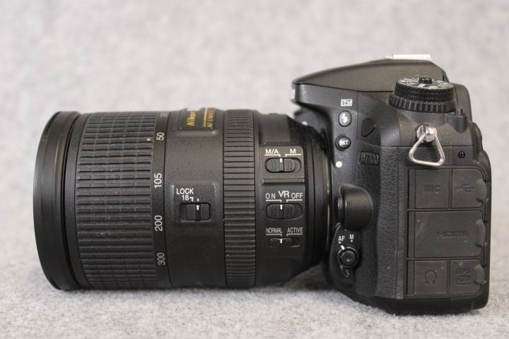 746427-9 System Camera - Nikon - D7100