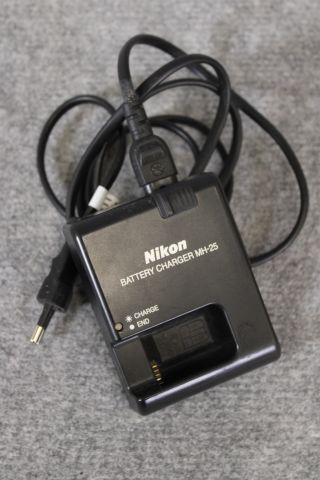 746427-17 System Camera - Nikon - D7100