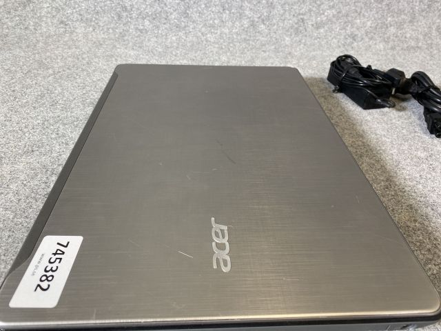 745382-7 Laptop - Acer Aspire F5-522 - 2017