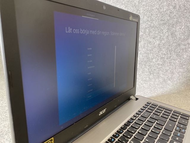 745382-9 Laptop - Acer Aspire F5-522 - 2017