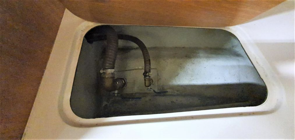 797800-36 Aquamar Bahia 2007 with Mercury 125 hp 2 stroke 2001 + boat trailer Thule 1300kg