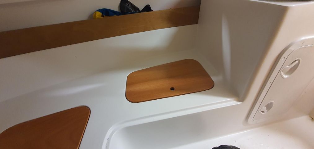 797800-38 Aquamar Bahia 2007 with Mercury 125 hp 2 stroke 2001 + boat trailer Thule 1300kg