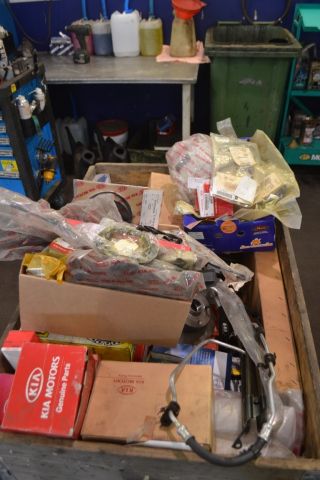 797316-1 pallet with various car parts