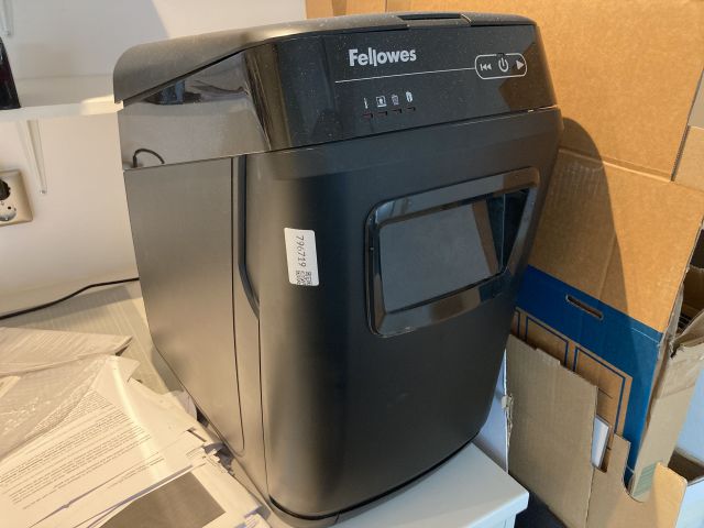 796719-1 Document shredder Fellows as well as tools and office supplies