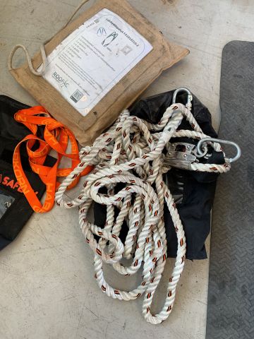 798412-6 Fall protection equipment 2 pcs Kaya Safety, Roofac