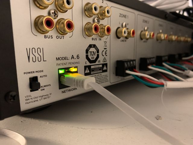 798502-2 Multiroom amplifier VSSL A.6 with five speakers