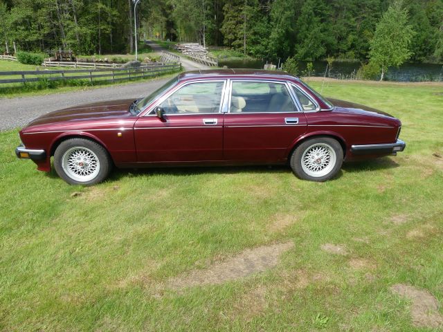 735915-2 Jaguar Daimler -1992