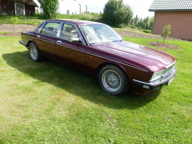 735915-7 Jaguar Daimler -1992
