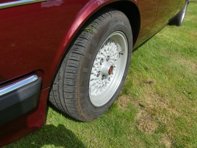 735915-9 Jaguar Daimler -1992