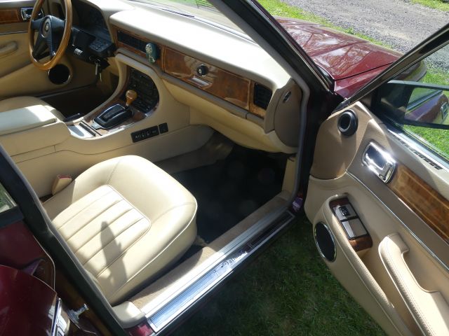 735915-15 Jaguar Daimler -1992