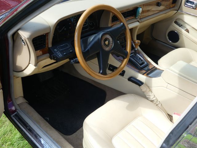 735915-19 Jaguar Daimler -1992