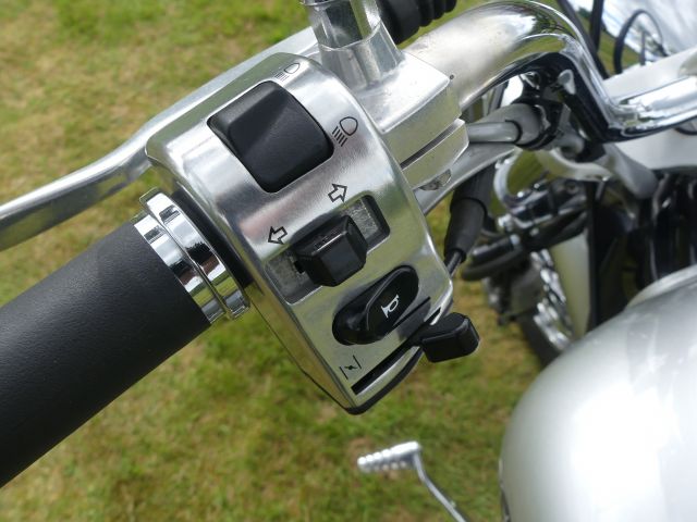 735919-16 Yamaha XVS 1100 -03