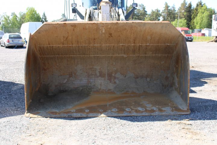 744870-4 Liebherr 580 Wheel loader 12127 h -2011 incl. bucket