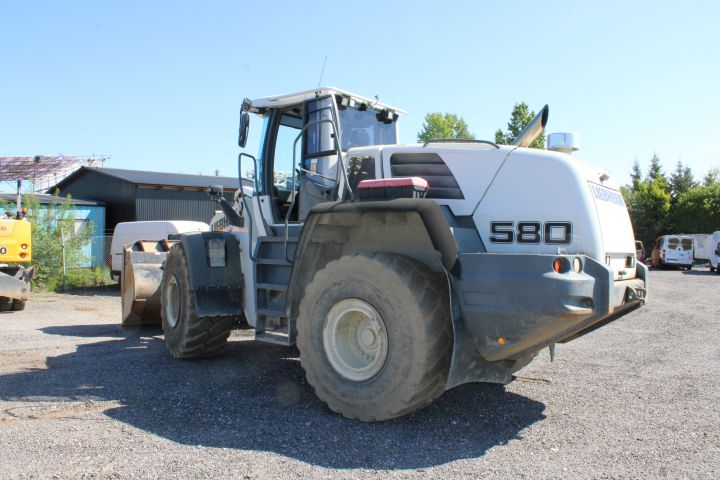 744870-6 Liebherr 580 Wheel loader 12127 h -2011 incl. bucket