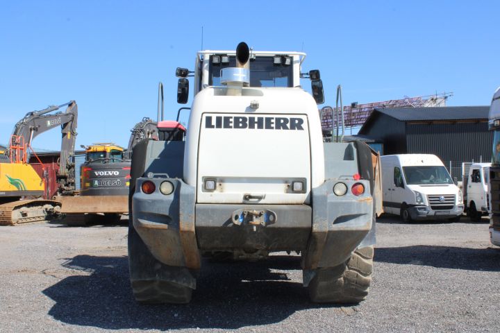 744870-7 Liebherr 580 Wheel loader 12127 h -2011 incl. bucket