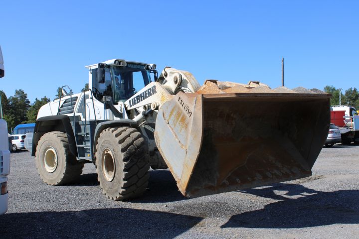 744870-1 Liebherr 580 Wheel loader 12127 h -2011 incl. bucket