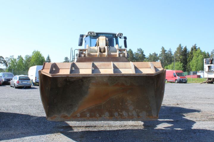 744870-12 Liebherr 580 Wheel loader 12127 h -2011 incl. bucket