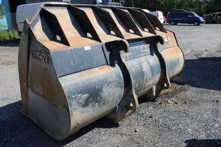 744870-17 Liebherr 580 Wheel loader 12127 h -2011 incl. bucket