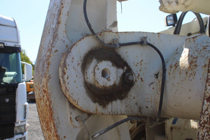 744870-26 Liebherr 580 Wheel loader 12127 h -2011 incl. bucket