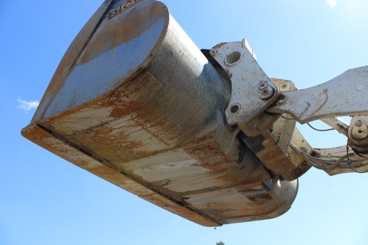 744870-32 Liebherr 580 Wheel loader 12127 h -2011 incl. bucket