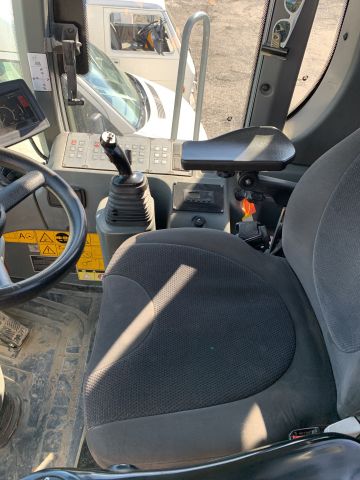 744870-44 Liebherr 580 Wheel loader 12127 h -2011 incl. bucket