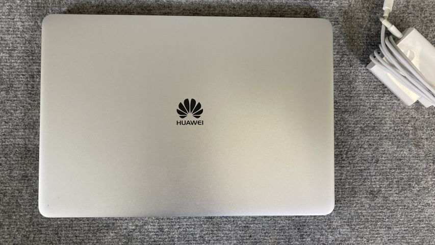 745677-3 Laptop - HUAWEI MateBook, Mod: VLT-W50 - 238 GB