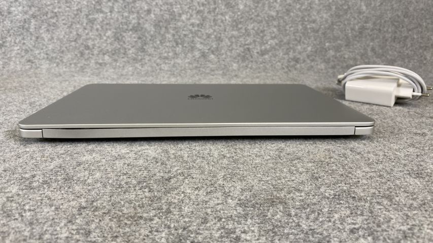 745677-4 Laptop - HUAWEI MateBook, Mod: VLT-W50 - 238 GB