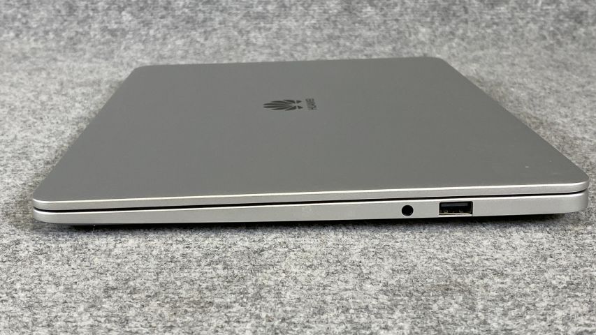 745677-8 Laptop - HUAWEI MateBook, Mod: VLT-W50 - 238 GB