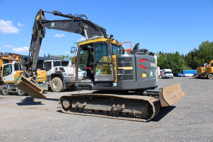 744868-2 Volvo Ecr 235E L incl. Accessories 5389h