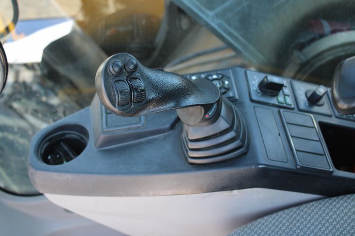 744868-32 Volvo Ecr 235E L incl. Accessories 5389h