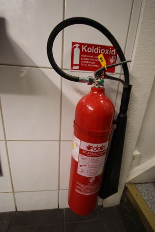 798481-4 First aid kit, fire blanket, carbon dioxide extinguisher