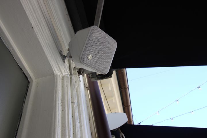 798502-5 Multiroom amplifier VSSL A.6 with five speakers