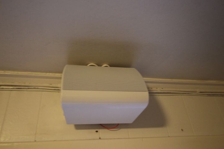 798502-10 Multiroom amplifier VSSL A.6 with five speakers