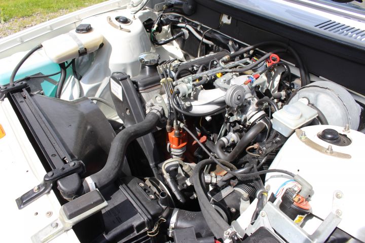 800126-11 Volvo 244 GL -1990