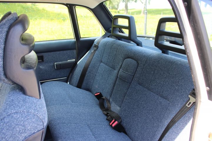 800126-15 Volvo 244 GL -1990