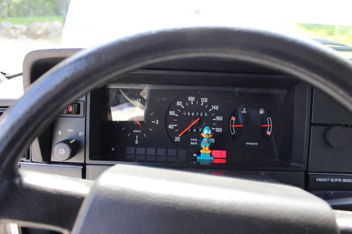 800126-16 Volvo 244 GL -1990
