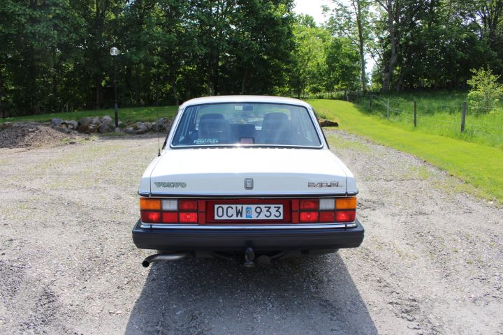 800126-4 Volvo 244 GL -1990