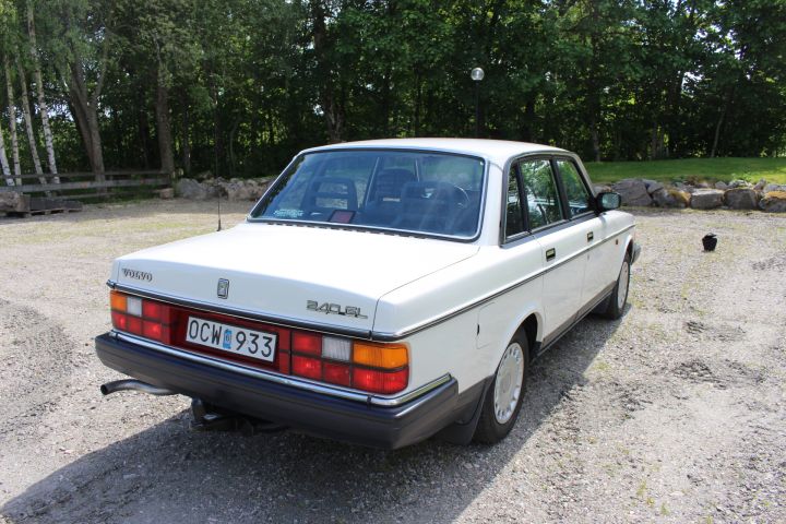 800126-5 Volvo 244 GL -1990