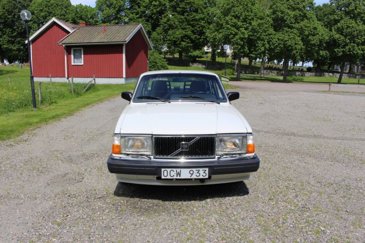 800126-8 Volvo 244 GL -1990