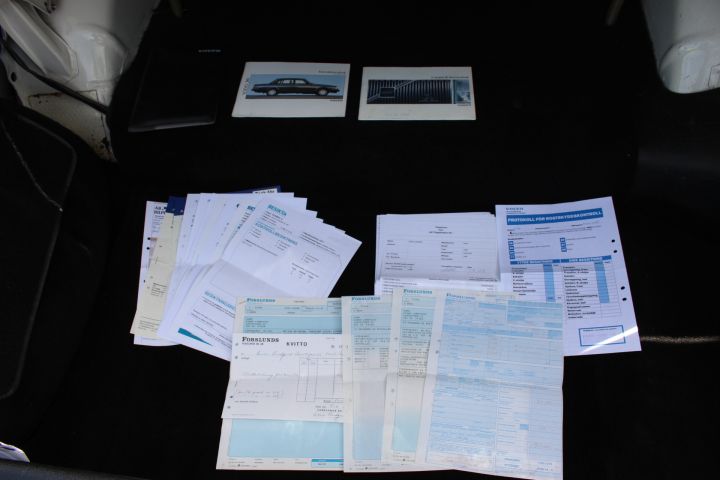 800126-23 Volvo 244 GL -1990