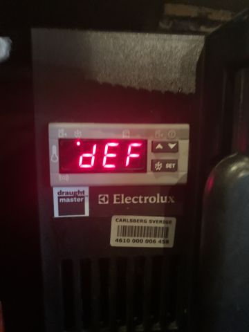 796844-4 Drain with refrigerator Electrolux Draft Master