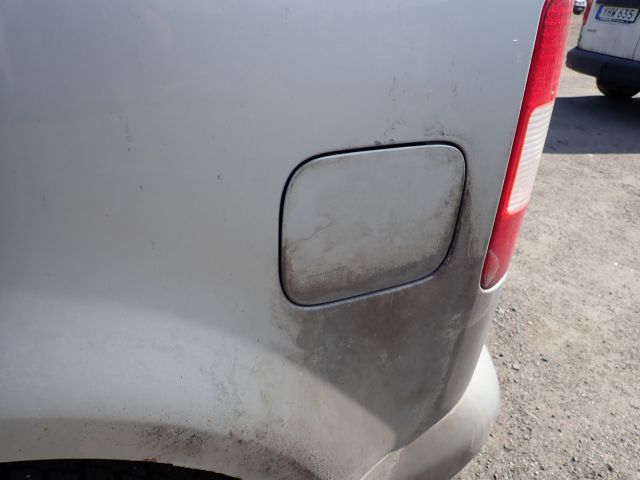 687518-36 Volkswagen Caddy -08, DYH589