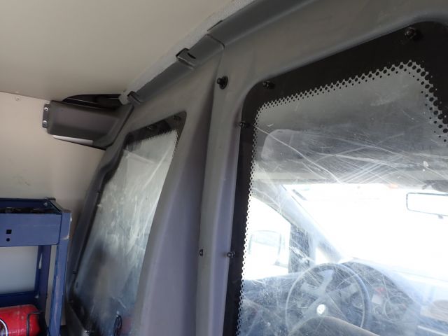 687518-72 Volkswagen Caddy -08, DYH589