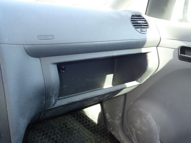 687518-82 Volkswagen Caddy -08, DYH589