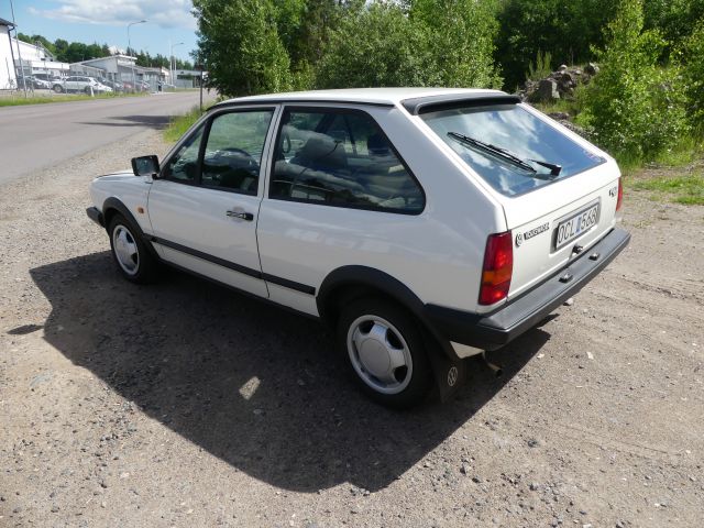 735939-3 Volkswagen Polo Coupé -1990