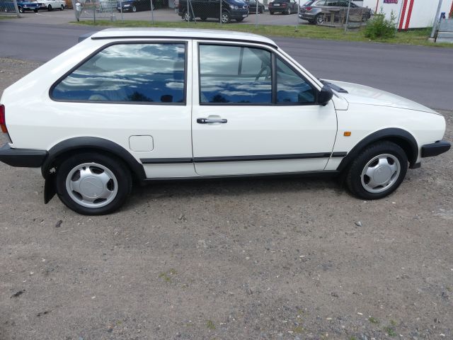 735939-6 Volkswagen Polo Coupé -1990